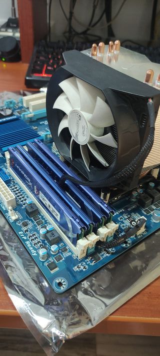 Placa Base Gigabyte GA-Z77-D3H+CPU i5+16 GB RAM