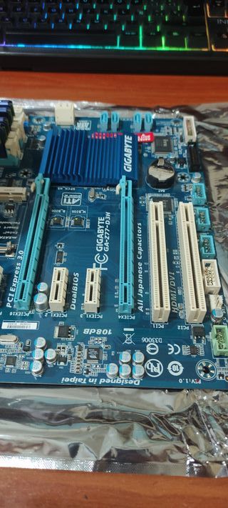 Placa Base Gigabyte GA-Z77-D3H+CPU i5+16 GB RAM