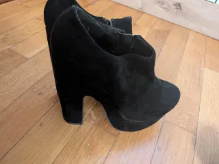 Botines tacón negros sin usar talla 37