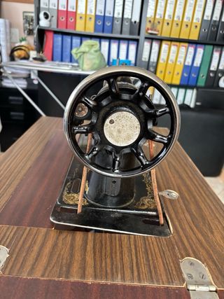 Máquina de coser Singer antigua