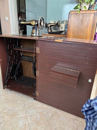 Máquina de coser Singer antigua