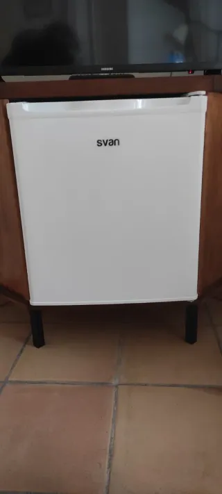 Minibar swan con compresor 43 l