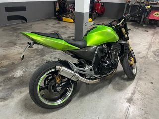 Kawasaki Z1000.