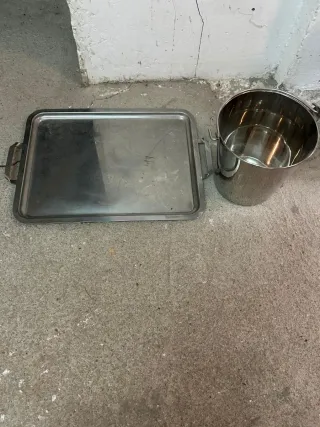 Bandeja y cubitera metálica