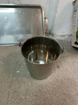 Bandeja y cubitera metálica