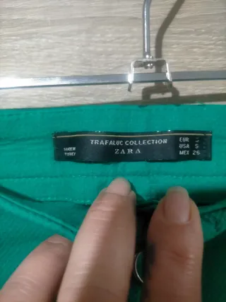 Minifalda verde con cremallera