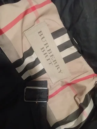 Abrigo Burberry Negro con Cinturón