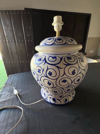 Pie de lámpara cerámica azul y blanco