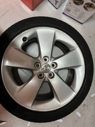 Llantas Toyota Prius 17 Buen Estado
