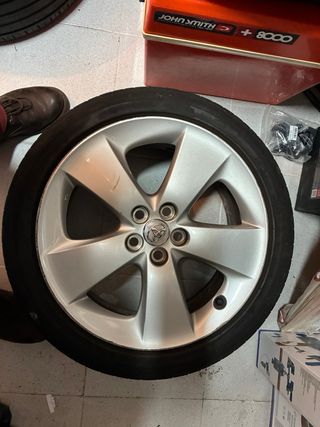 Llantas Toyota Prius 17 Buen Estado
