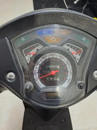 Honda SH 125i Scooter Negra