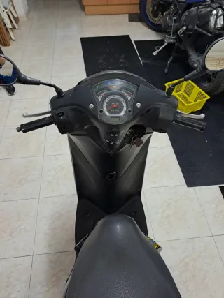 Honda SH 125i Scooter Negra