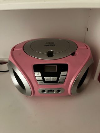 Cama casa Flexa , con mueble y escritorio.