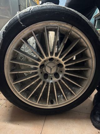 Llantas Mercedes AMG 275/35r18