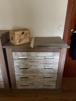 Cómodas dormitorio de madera y metal