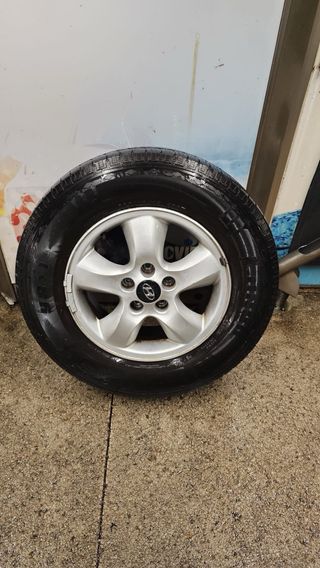 Llanta Hyundai 225/70R16....4 ruedas