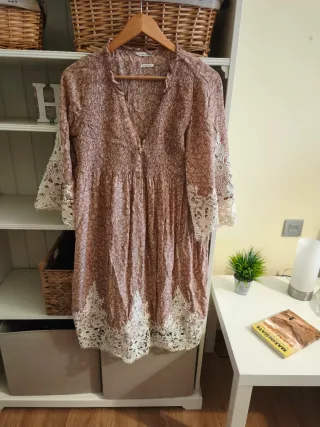 Vestido estampado floral encaje