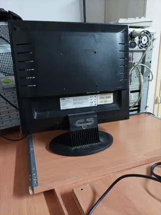 Monitor AOC 17 Plata y Negro