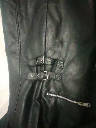 Chaqueta larga tipo biker negra