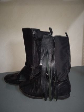Botas de cuero negras con flecos N 32/36