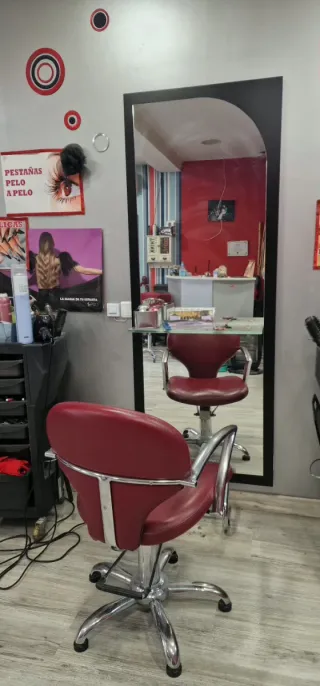 Tocador de peluquería con silla 5 unidades.