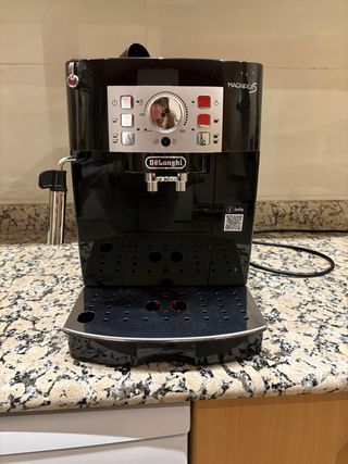 Cafetera DeLonghi Magnifica S Negra
