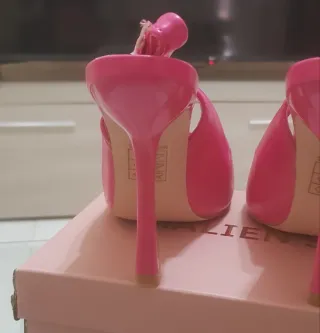 Scarpe fuxia numero 36  tacco 10cm
