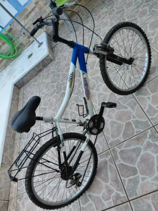 Bicicleta Montaña 24 Blanca y Azul