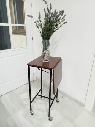 Tavolo ausiliario vintage in metallo e formica