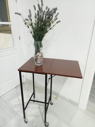 Tavolo ausiliario vintage in metallo e formica