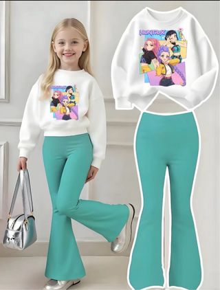 Conjunto K-Pop Blanco y Turquesa