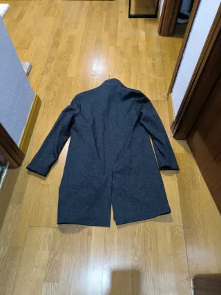 Abrigo Zara gris sin uso, muy elegante