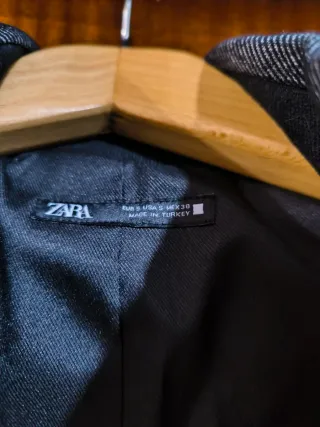 Abrigo Zara gris sin uso, muy elegante