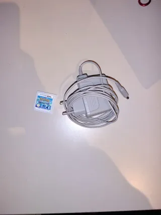 Nintendo 2DS y 3ds XL Cargador y Juegos