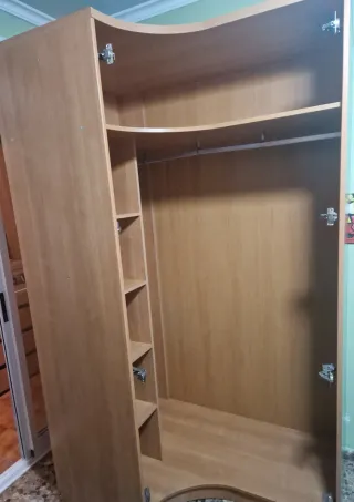 Armario juvenil madera puertas verde / morado