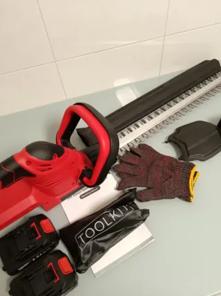 Tagliasiepi Senza Fili 22 Pollici (2 Batterie)