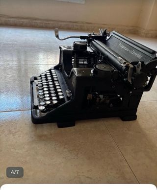 Máquina de escribir Hispano-Olivetti M40
