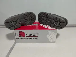 Zapatos de seguridad negros y rojos