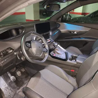 Peugeot 5008 con pocos kms y garantía oficial