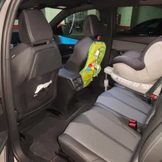 Peugeot 5008 con pocos kms y garantía oficial