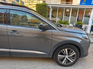 Peugeot 5008 con pocos kms y garantía oficial