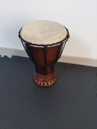 Tamburo Djembe Africano Legno Intagliato