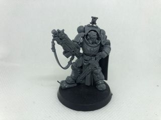 Capitán Gravis con Bolter Artesanal