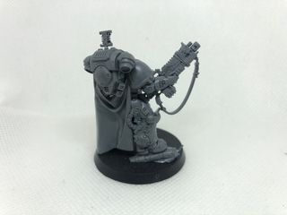 Capitán Gravis con Bolter Artesanal