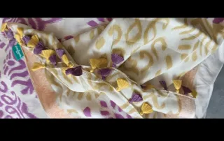 Sciarpa etnica chic con nappe