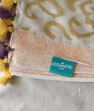 Sciarpa etnica chic con nappe