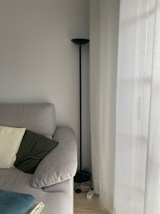 Lámpara de pie negra vintage