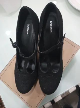Tacones Graceland negros con pedrería