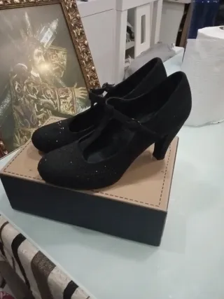 Tacones Graceland negros con pedrería