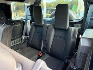 LAND-ROVER Defender 2.0 D200 SD4 SE Auto 4WD